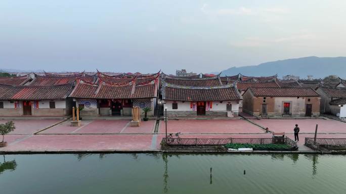 航拍福建漳州闽南古民居群埭美古村