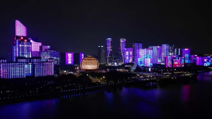 杭州城市阳台附近建筑与车流夜景