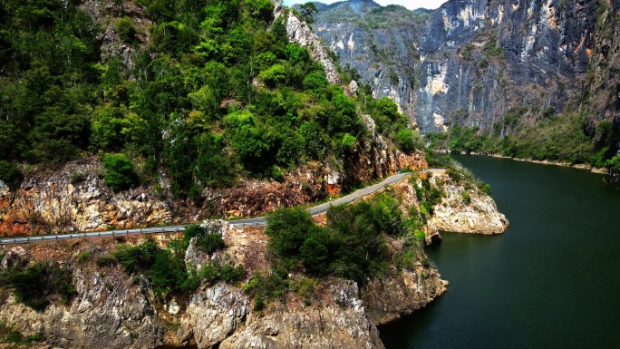 云海延时山照耀太阳云雾山水画中国风光大地