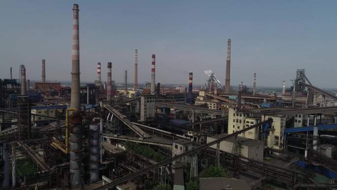 4K航拍钢铁厂工业生产排放