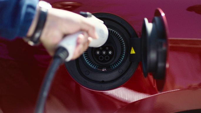 新能源汽车 电动汽车充电插电