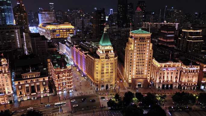 航拍上海外滩和平饭店夜景