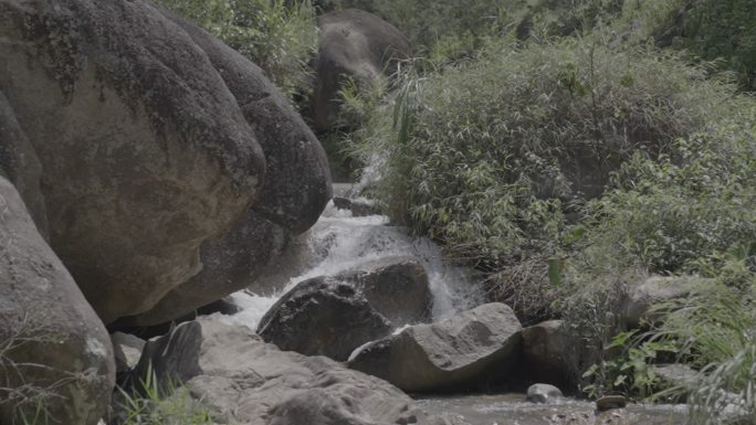 山间小溪瀑布流水高速摄影