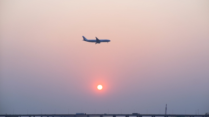 夕阳日落飞机地铁掠过