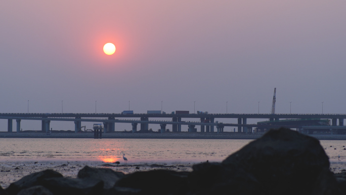 夕阳海边飞机情侣浪漫