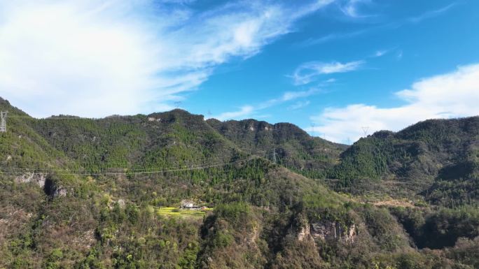 高压铁塔  高山  高压线