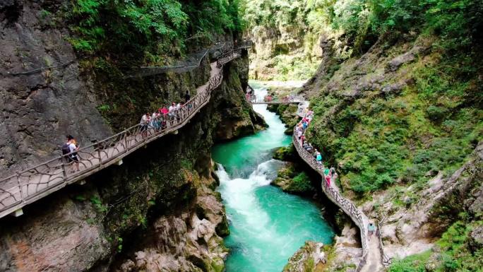 航拍同仁大峡谷栈道