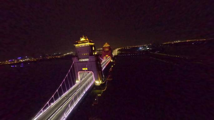 穿越机航拍扬州万福大桥车流夜景