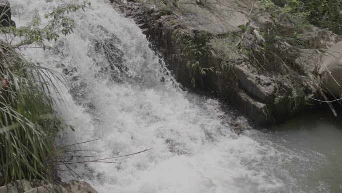 山间小溪瀑布流水高速摄影