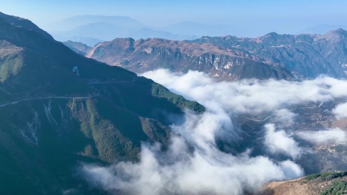 4K航拍 云南大山包山间云海美景