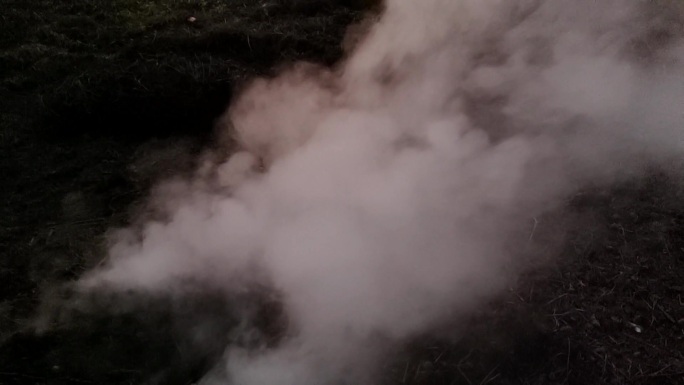 地表水蒸发蒸汽蒸气蒸发烟雾缭绕 烟雾弥漫