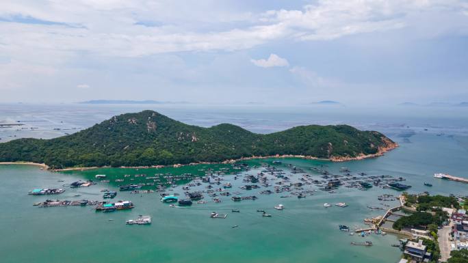 汕头南澳岛海上鱼排和岛屿风光延时摄影航拍