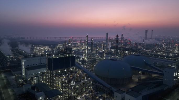 中国石化石油炼化厂夜景航拍