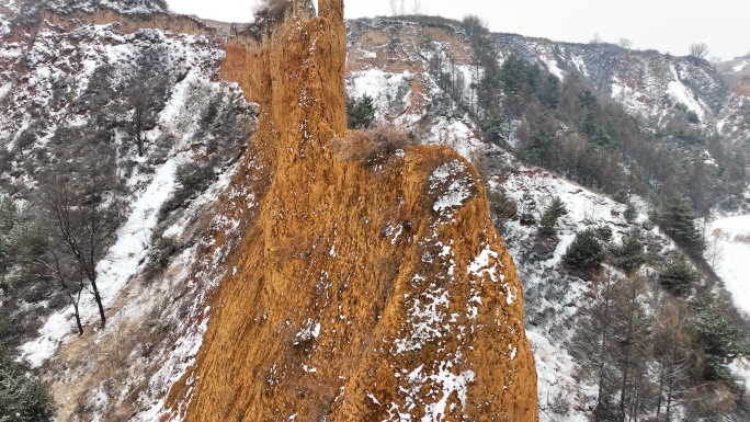 4K拍摄陡峭的山壁