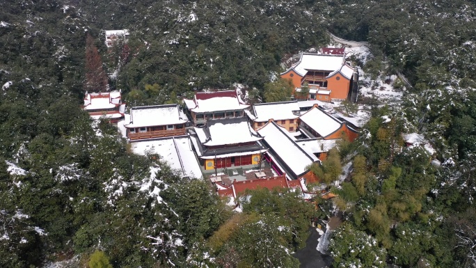 杭州临安玲珑山卧龙寺雪景