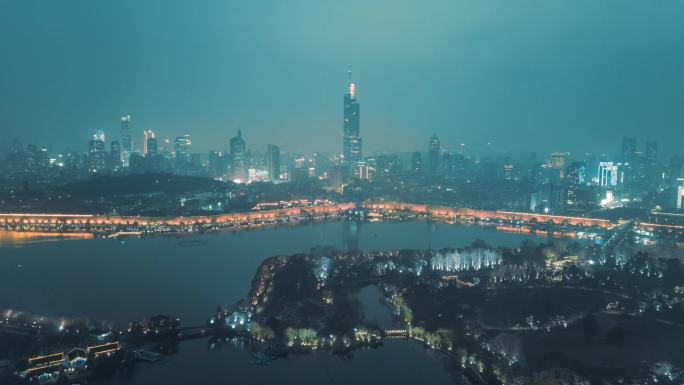 南京玄武湖与紫峰大厦夜景航拍延时