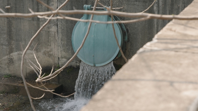 排水管道出水口自然环境