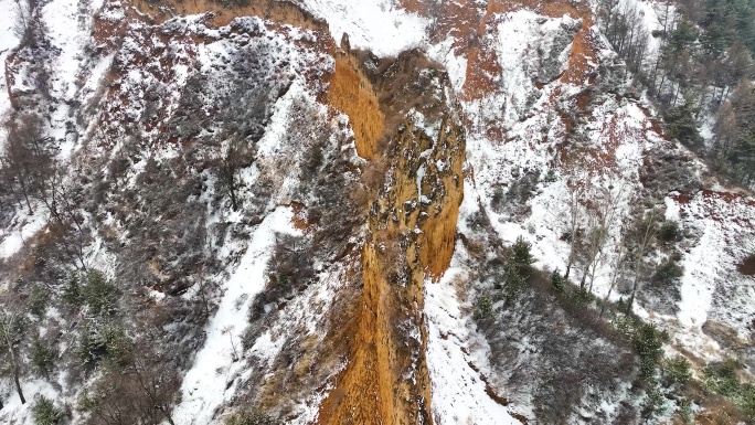 4K拍摄陡峭的山壁