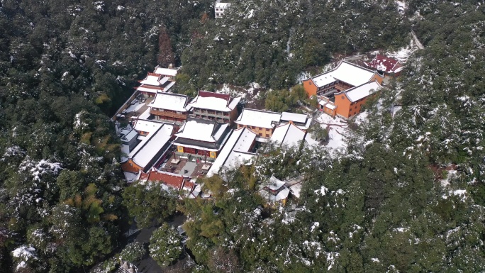 杭州临安玲珑山卧龙寺雪景