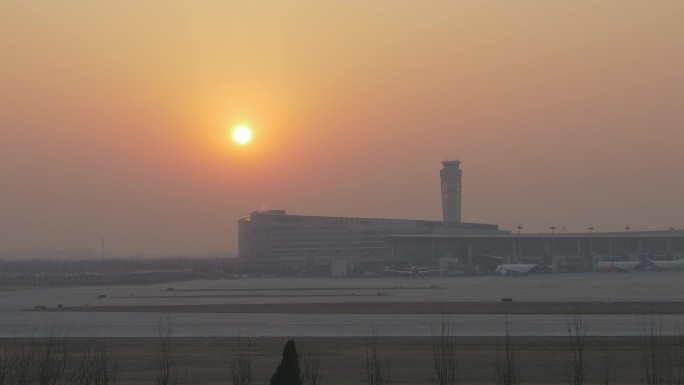 4k飞机起飞降落天空飞过