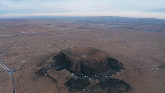 4k航拍内蒙古乌兰察布火山地质公园