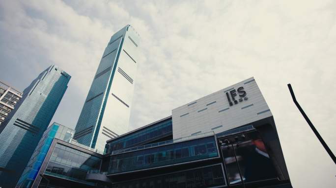 长沙国金中心和游客