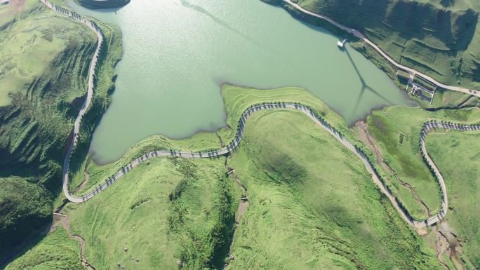 水库 山顶水库 环湖公路 风车