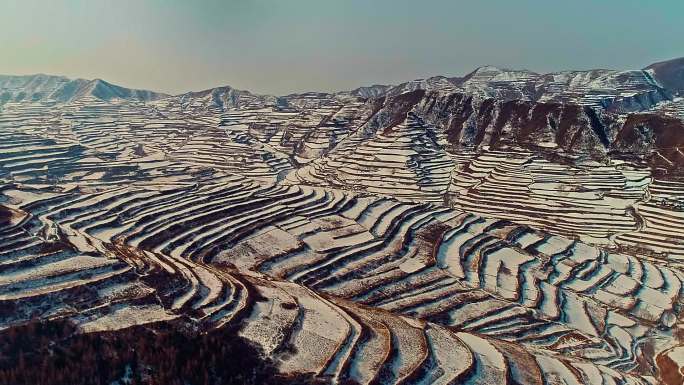 西北农村梯田雪景-1