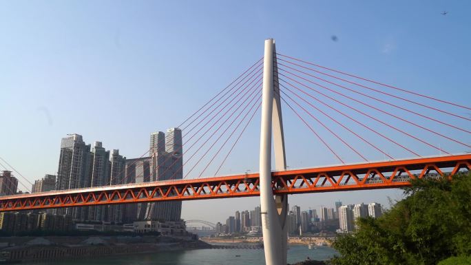 重庆东水门长江大桥轨道交通地铁通过