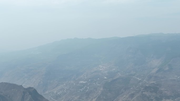 航拍横断山脉高山峡谷梯田4K