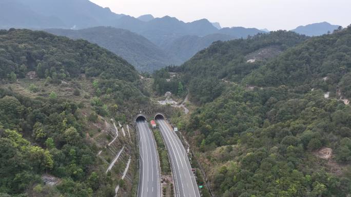 森林高速公路隧道航拍山峰隧道山脉森林道路