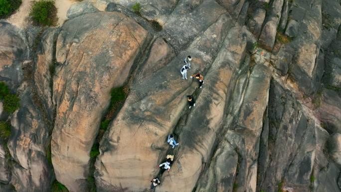 4K户外谈探险登山的人