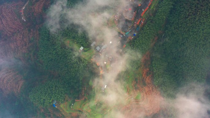 航拍黄山高山乡村景色