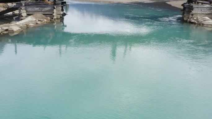 雪山 雪山下木桥 水质 水质优良 河水