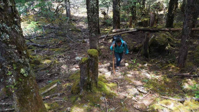 坚持 吃苦耐劳 山区走访 基层工作