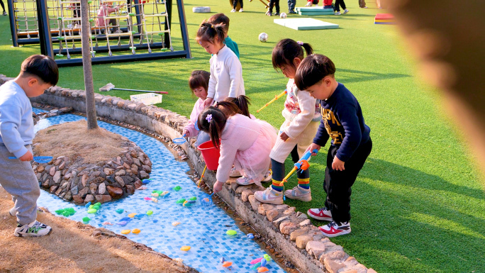 六一儿童节 幼儿园孩子玩耍小朋友户外活动