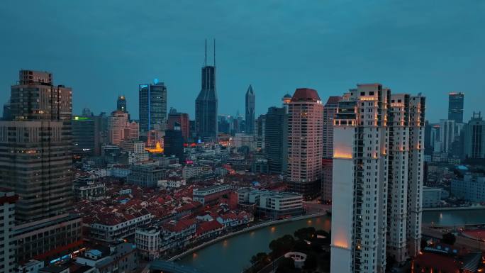 上海苏州河世茂明天广场夜景