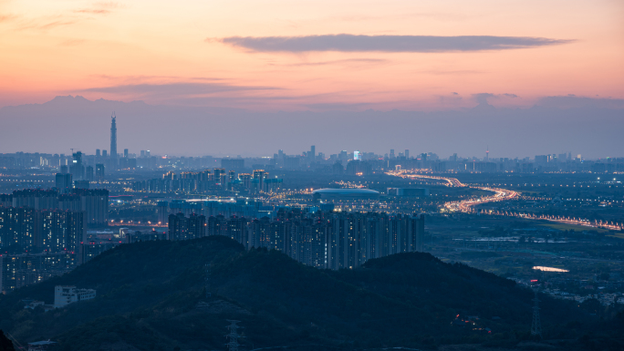 成都龙泉遥望西边雪山日落夜景延时城市风光