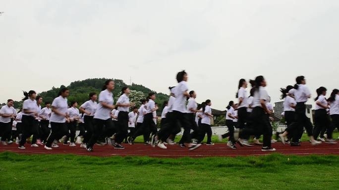 学生跑步