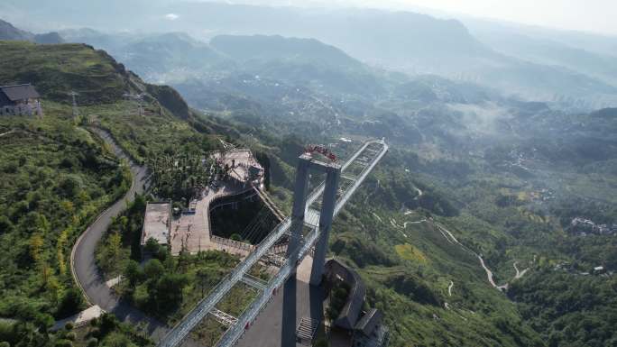 航拍中国最大玻璃桥贵州仙人街