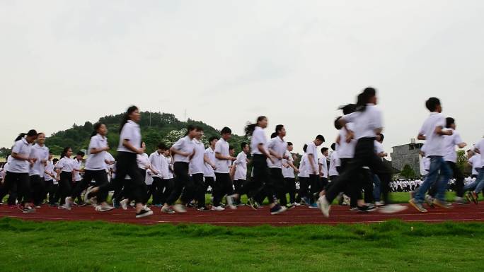 学生跑步