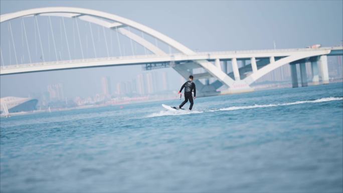 厦门五缘湾海上冲浪