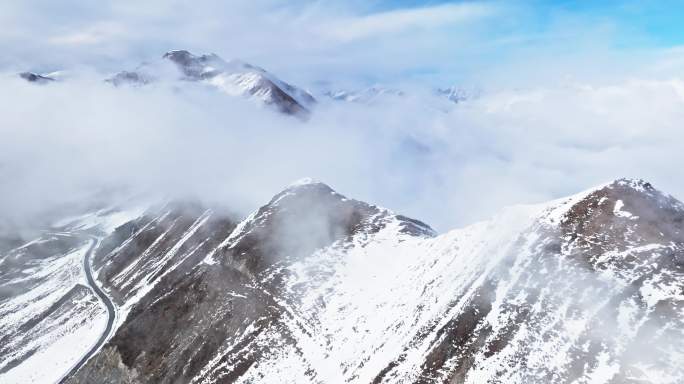 美丽自然风光川西雪山夹金山航拍风景