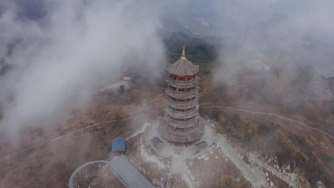 巴山大峡谷罗盘顶穿云航拍