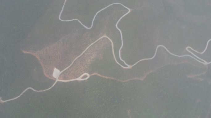 山区赛道盘山路俯瞰