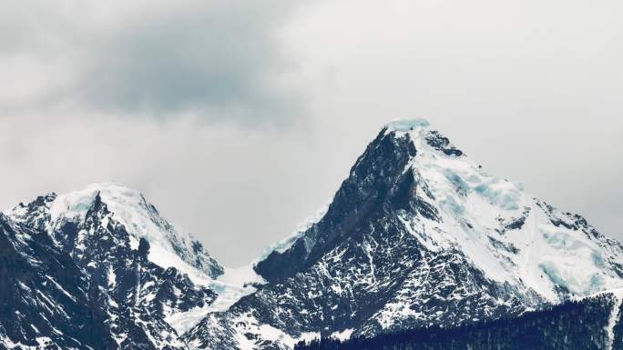 梅里雪山航拍