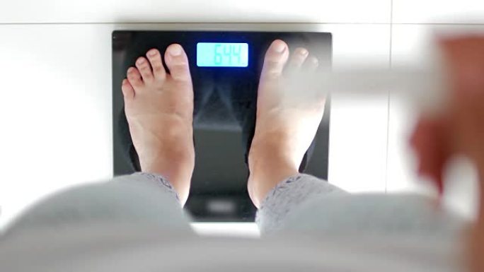 孕妇怀孕后体重称重身材管理体重记录