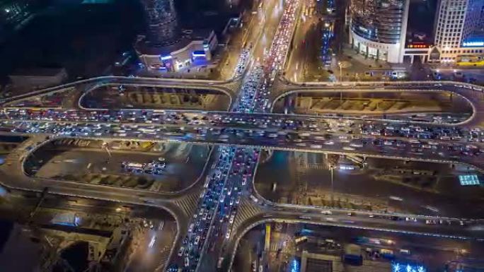 T/L WS HA PAN拥挤路口夜间/北京，中国