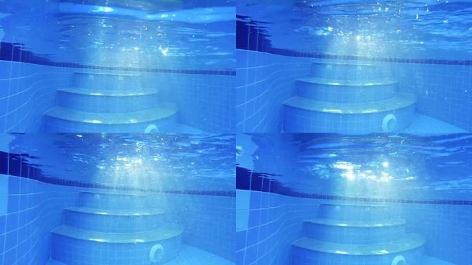 游泳池中的水下射线