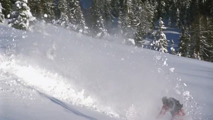 正在翻粉的滑雪板手